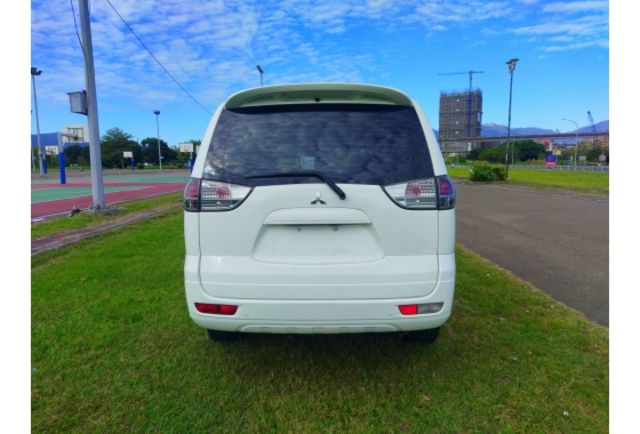 2014年三菱zinger2.4商旅二用車，原鈑件，自排，售價218000元，新北三重看車，小梁0933755556  第4張相片