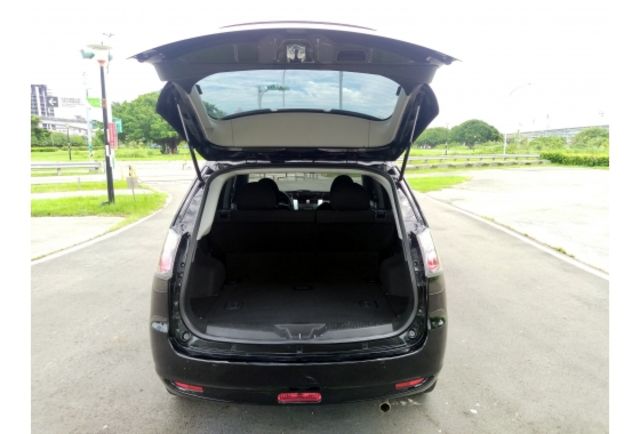 2013年三菱COLT PLUS1.6勁速型IO版，漂亮車可認證，暑期優惠賞車價168000元，新北三重小梁0933755556  第15張相片