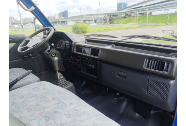 2005年中華得力卡2.0五面掀蓬式貨車，原版件，無事故，售價：98000元  第10張相片