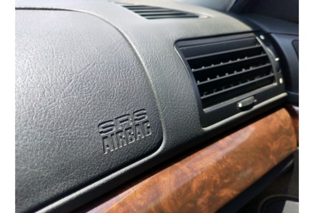 1995年BMW 730IA 原版件 9999獨特車號 車況極優  車庫車 僅跑20萬公里  第13張相片