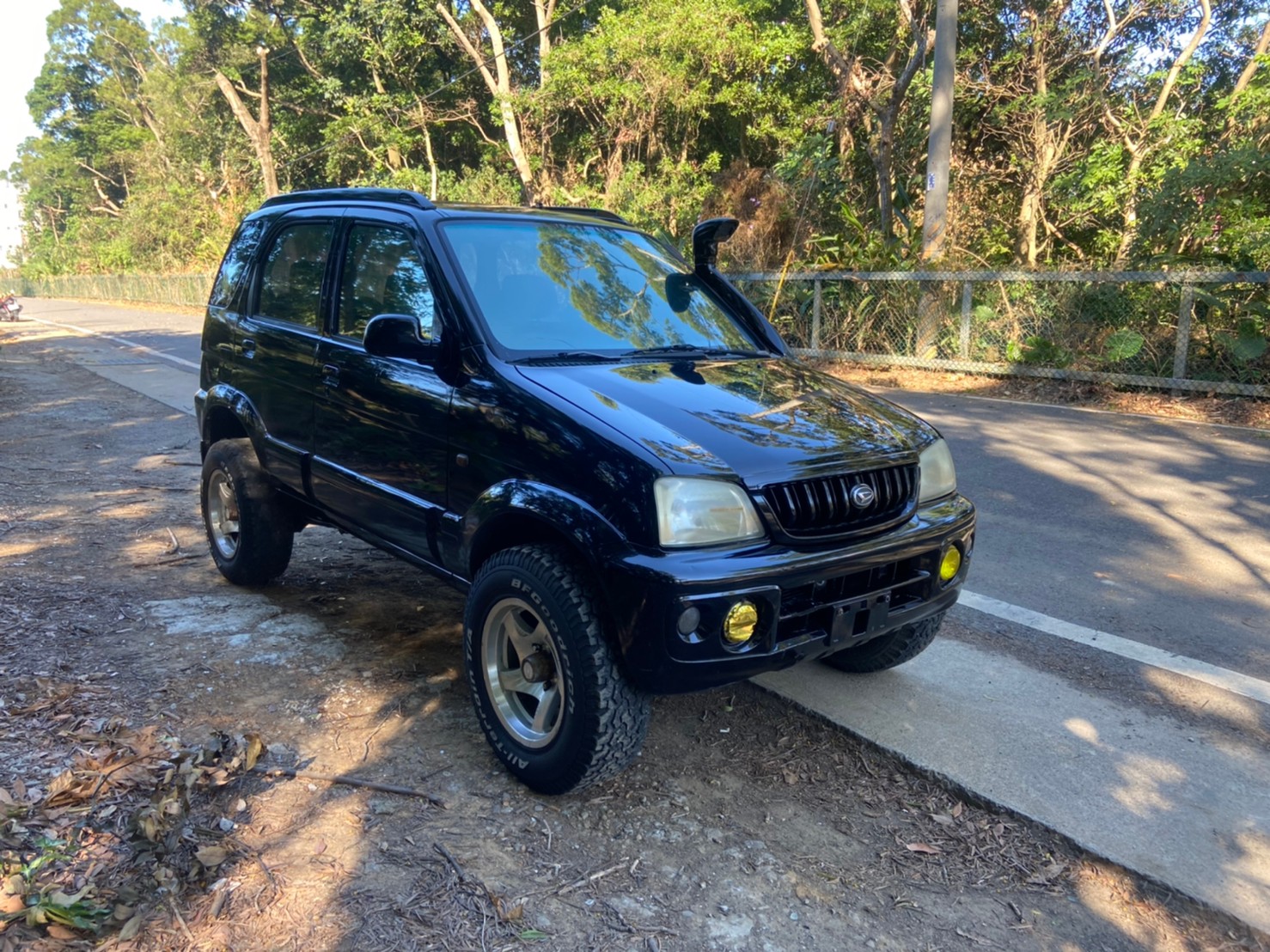 售：大發 小悍馬4X4露營登山好車  第3張相片