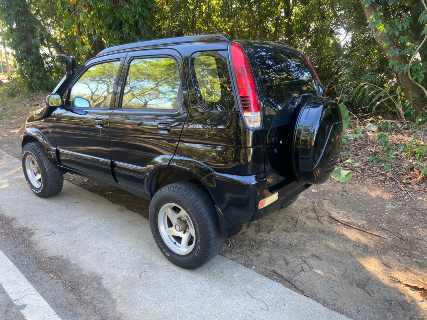 售：大發 小悍馬4X4露營登山好車  第7張相片