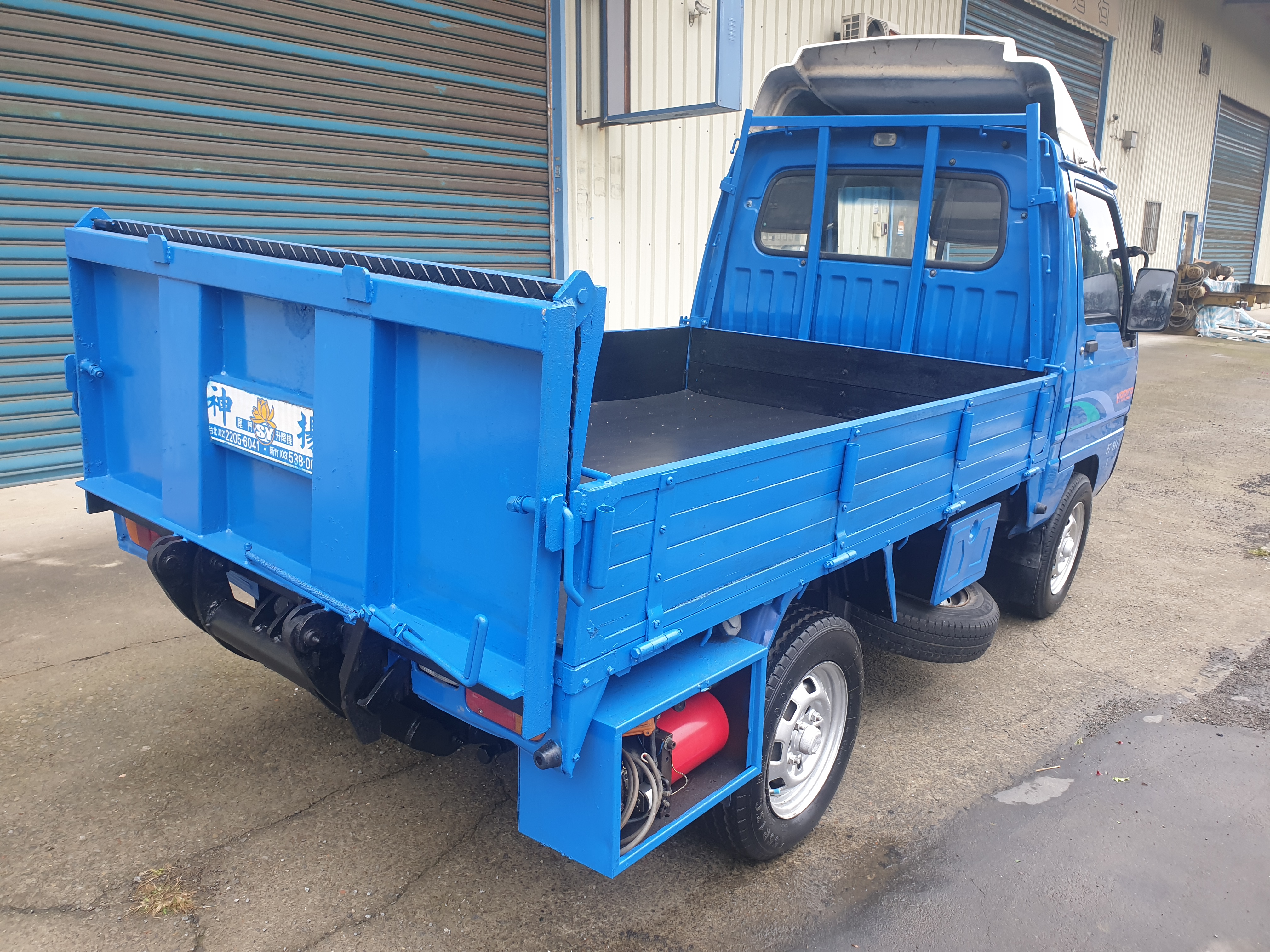 售：正一手退休阿伯商用貨車/油壓雙折尾門/里程保固保證  第3張相片