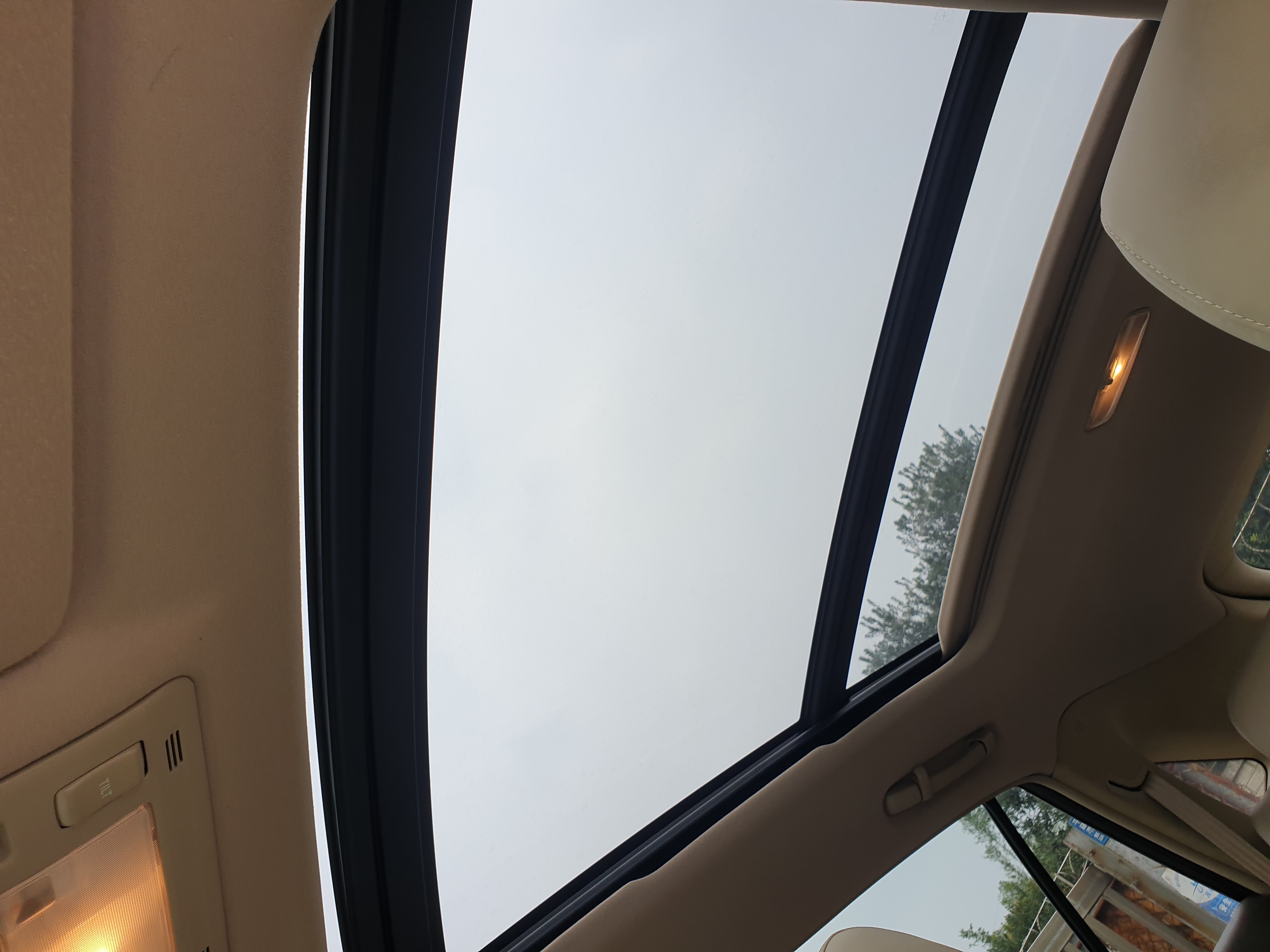售：正一手車到致今/凌志RX330頂級4X4全景天窗電動尾門～只跑12萬  第5張相片