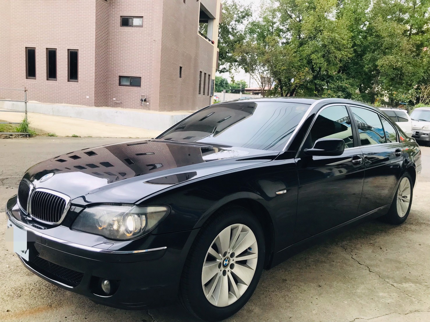 售：2006年 BMW73LI豪華霸氣總裁座車 頂級配備氣壓懸吊吸門電熱電冷  第1張相片