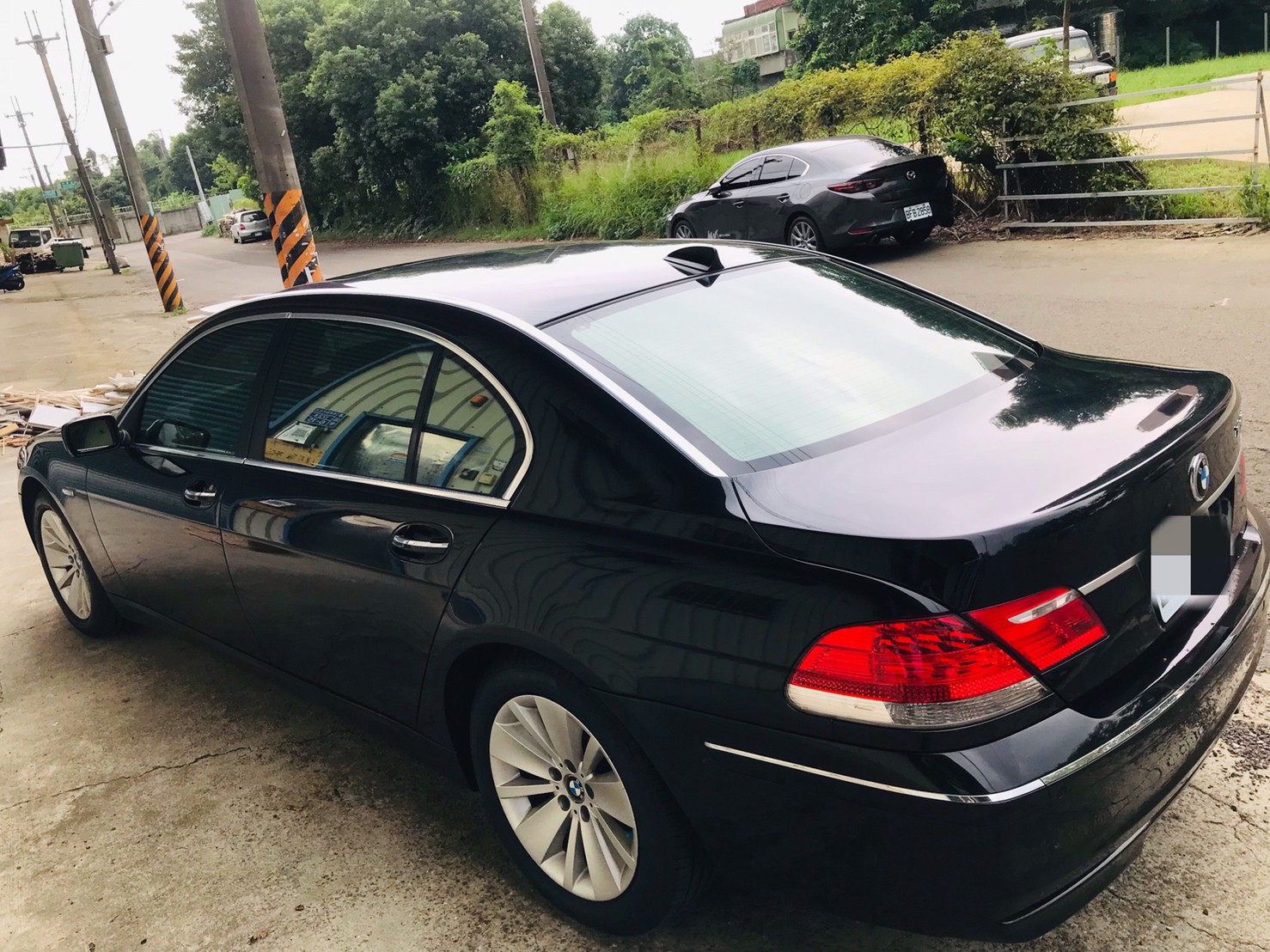售：2006年 BMW73LI豪華霸氣總裁座車 頂級配備氣壓懸吊吸門電熱電冷  第2張相片