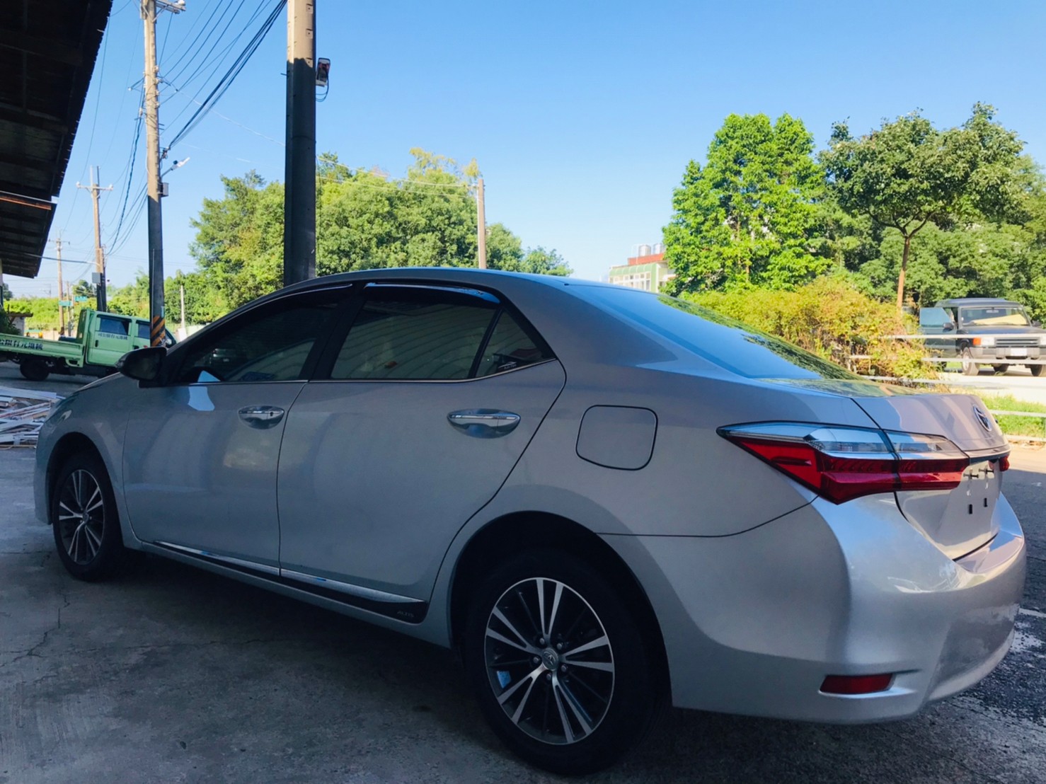 售：2017年/豐田改款ALTIS  IKEY免鑰匙 多功能電視導航僅跑7萬！  第2張相片