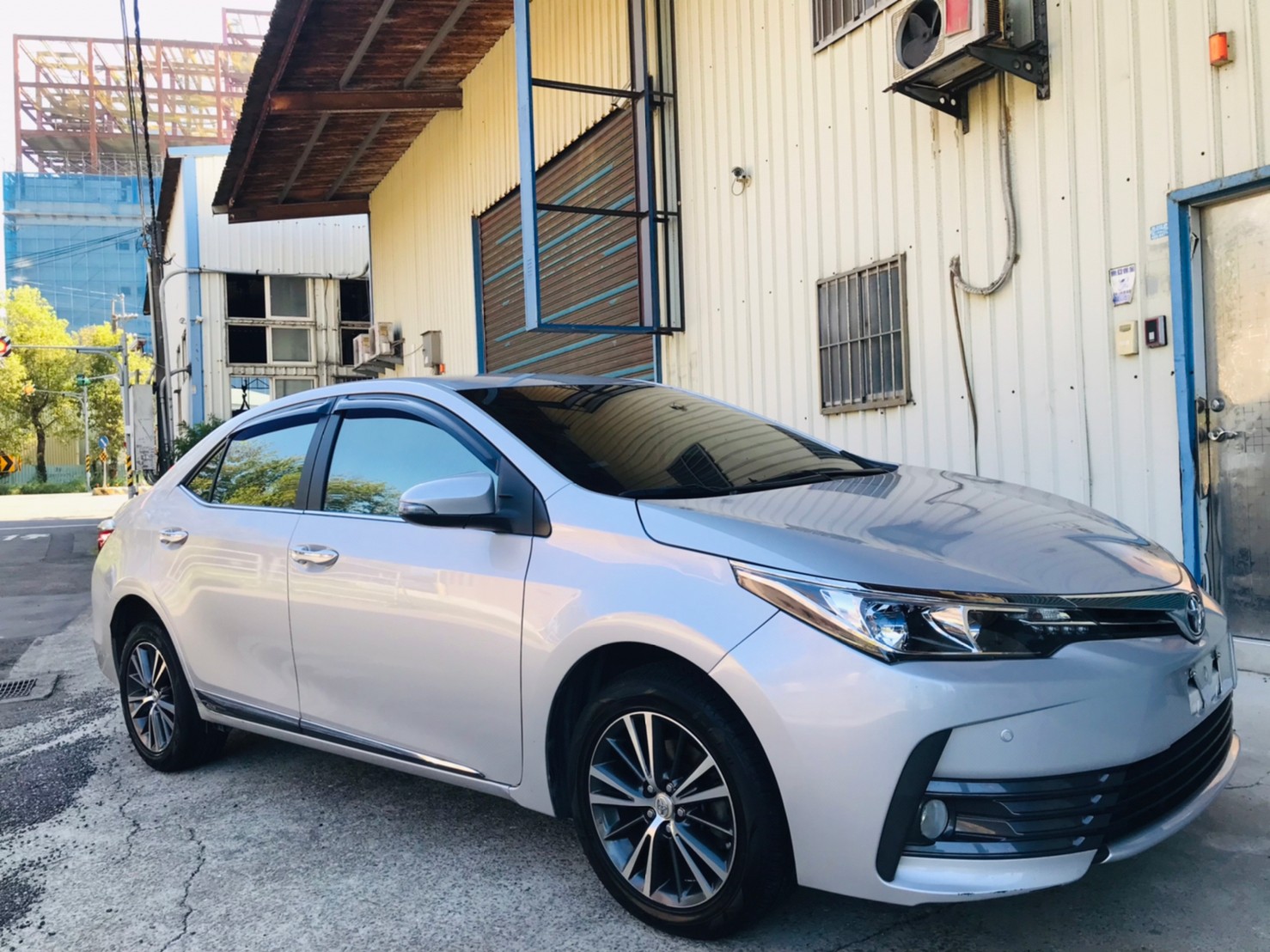 售：2017年/豐田改款ALTIS  IKEY免鑰匙 多功能電視導航僅跑7萬！  第3張相片