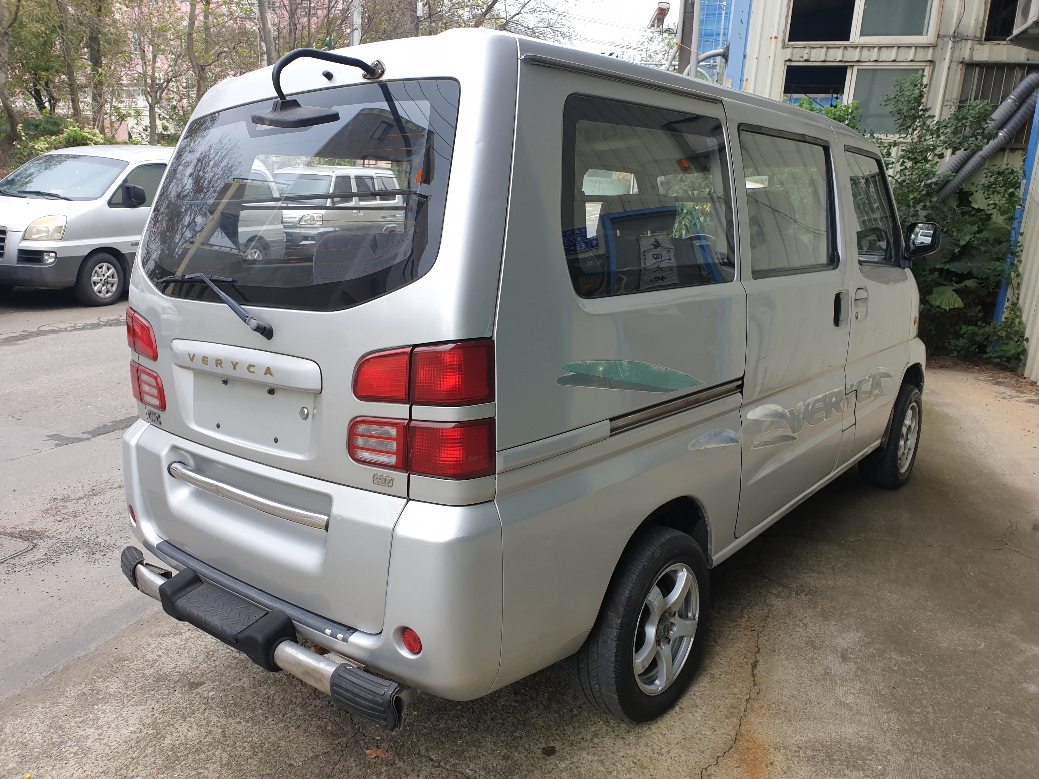 售：企業賺錢商用廂車～三菱菱利8人座自排少跑  第4張相片