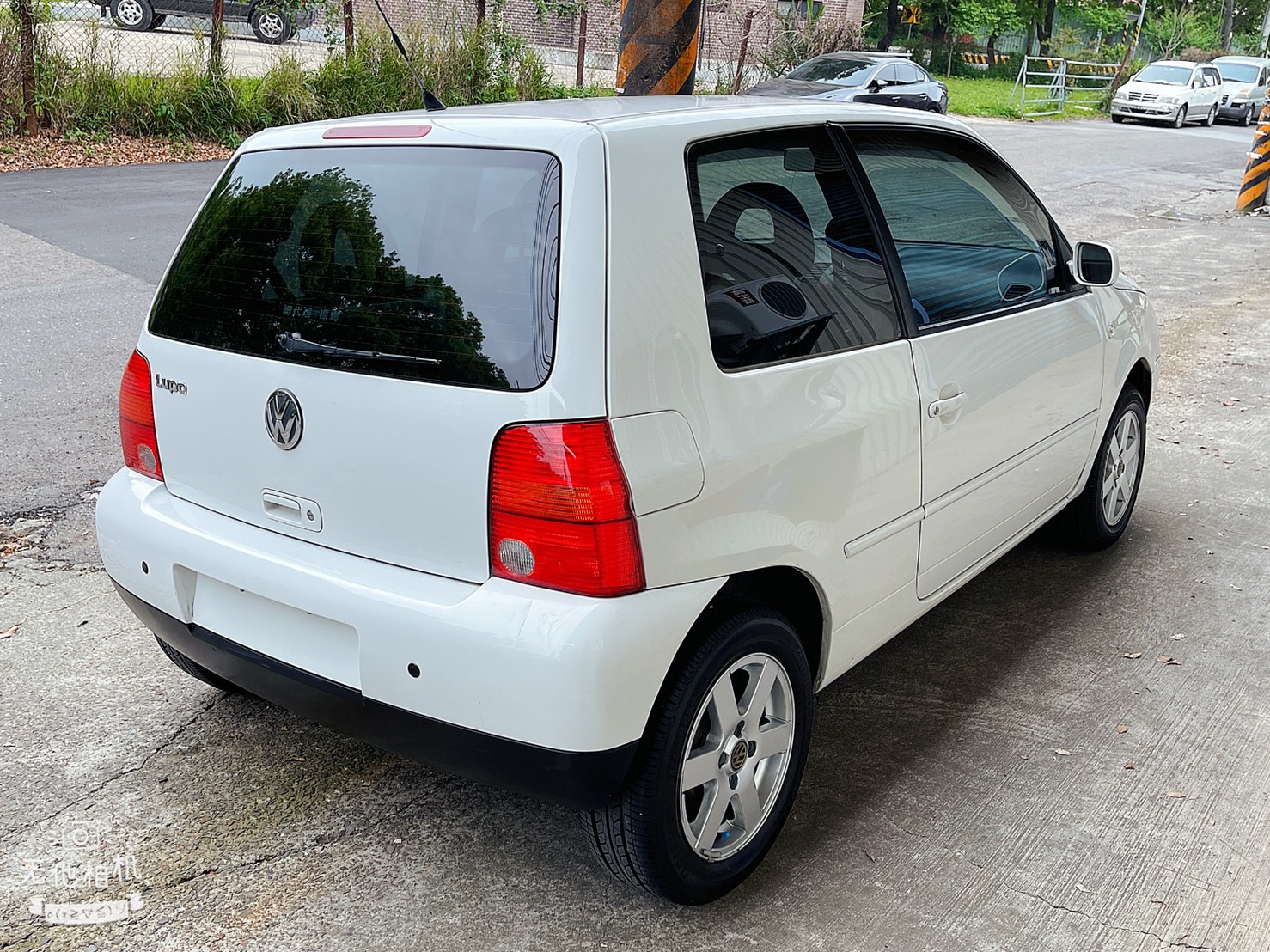 售：正一手女用漂亮小車福斯LUPO 跑少11萬！保證準不準退車  第4張相片