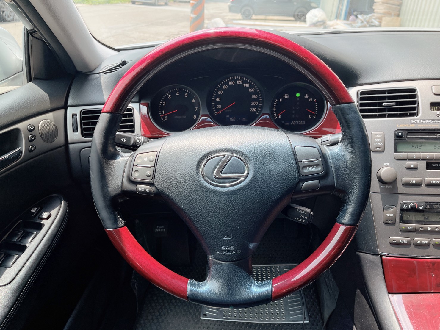 售：LEXUS  ES330 原漆原版 車美況優 直接看車現場談最準 歡迎來電！  第8張相片