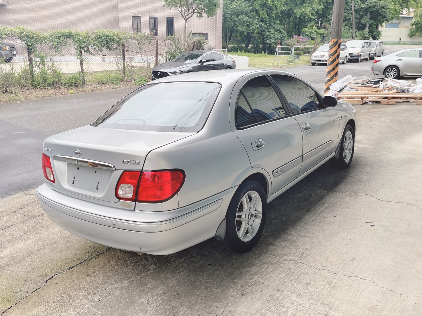售：日產 180 頂級天窗耐超神車/這個車況＋這個價開個3年後舊換新還有7萬可以回收！聰明的就懂  第4張相片