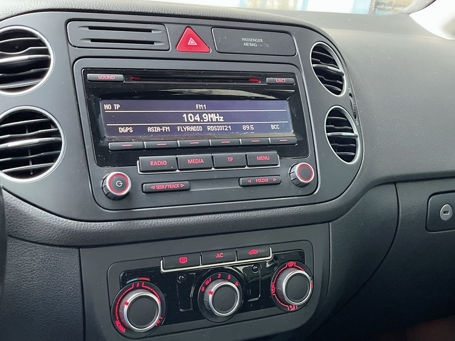 售：福斯經典車款GOLF PLUS 2.0柴油/全車保證無待修/家用商用都方便！  第9張相片