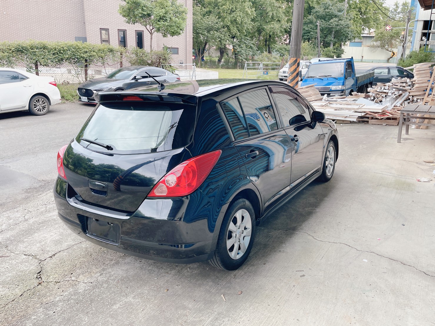 售：日產中古車TIDA頂級IKEY二手車超優車況歡迎比較！保證滿意～  第2張相片