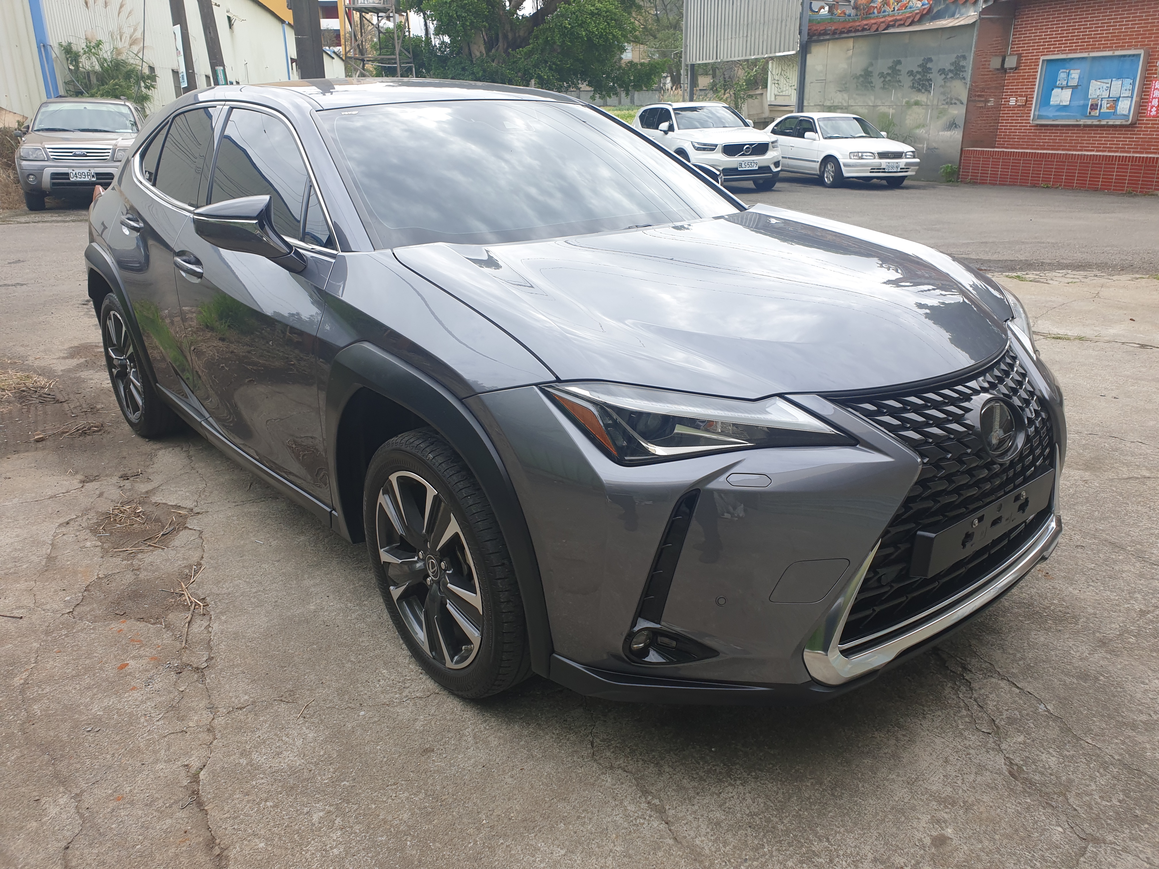 售：LEXUS-UX200菁英PLUS版18寸鋁圈IKEY ACC全速域跟車 行人防護變識 超值輕休旅等你來挑剔！新車保固到2025年～  第1張相片