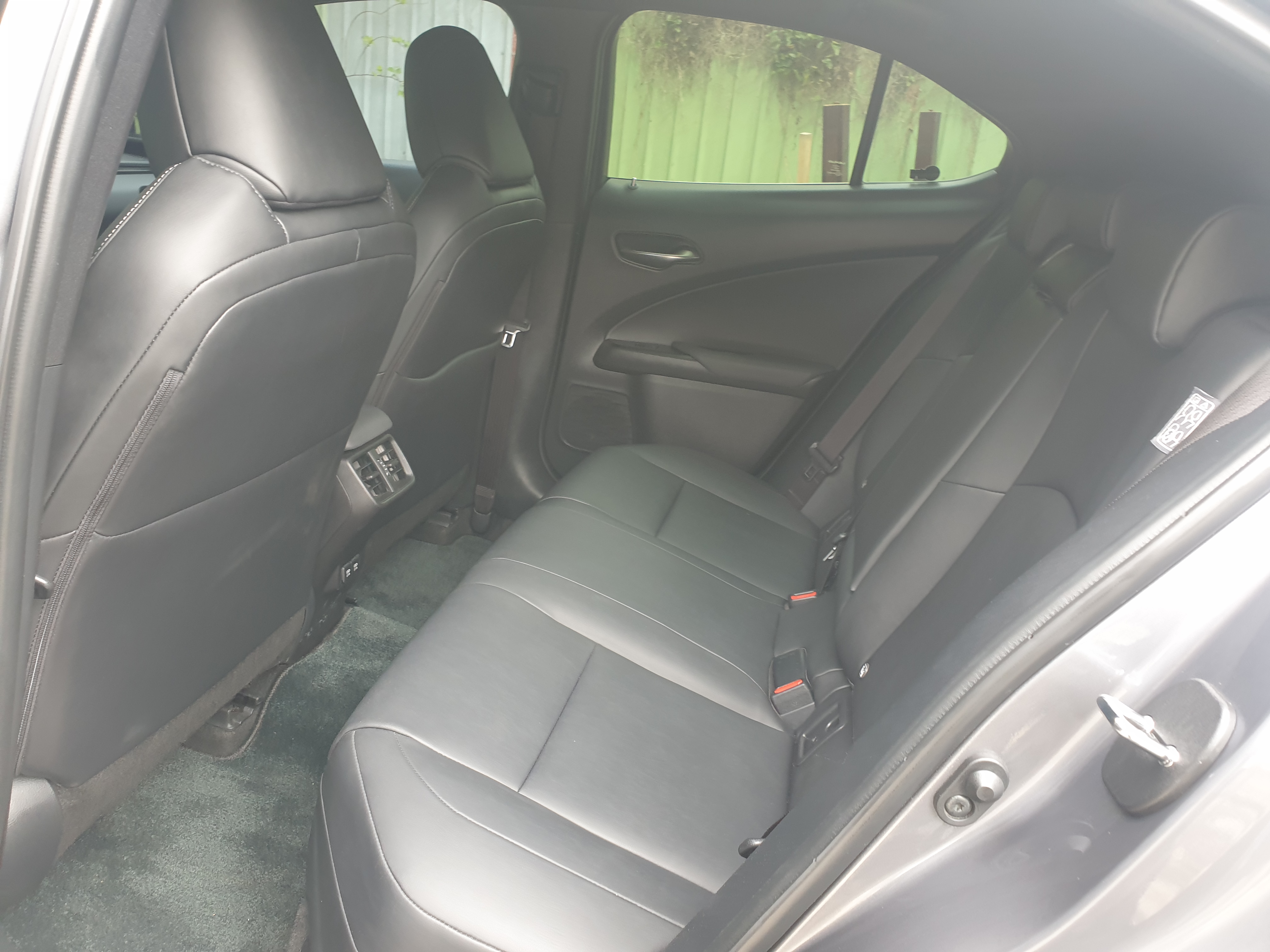 售：LEXUS-UX200菁英PLUS版18寸鋁圈IKEY ACC全速域跟車 行人防護變識 超值輕休旅等你來挑剔！新車保固到2025年～  第6張相片