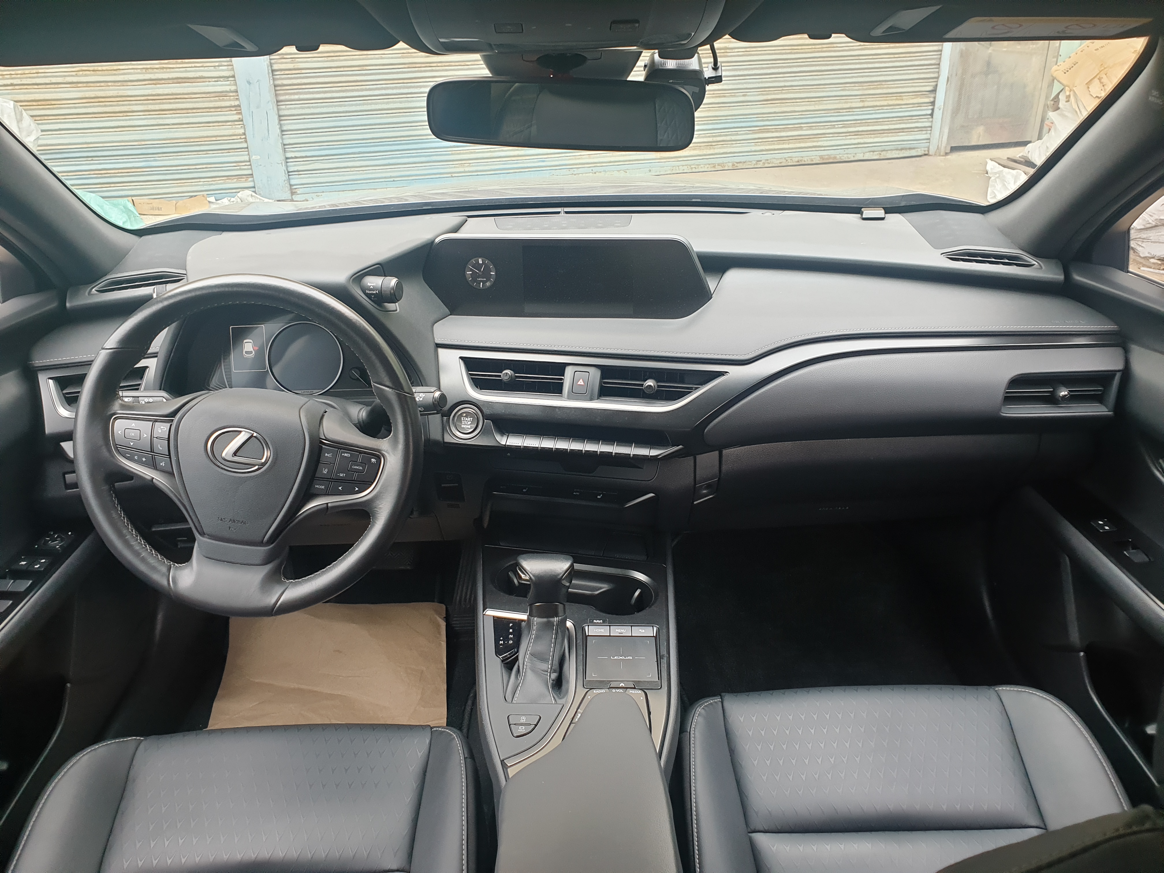 售：LEXUS-UX200菁英PLUS版18寸鋁圈IKEY ACC全速域跟車 行人防護變識 超值輕休旅等你來挑剔！新車保固到2025年～  第7張相片