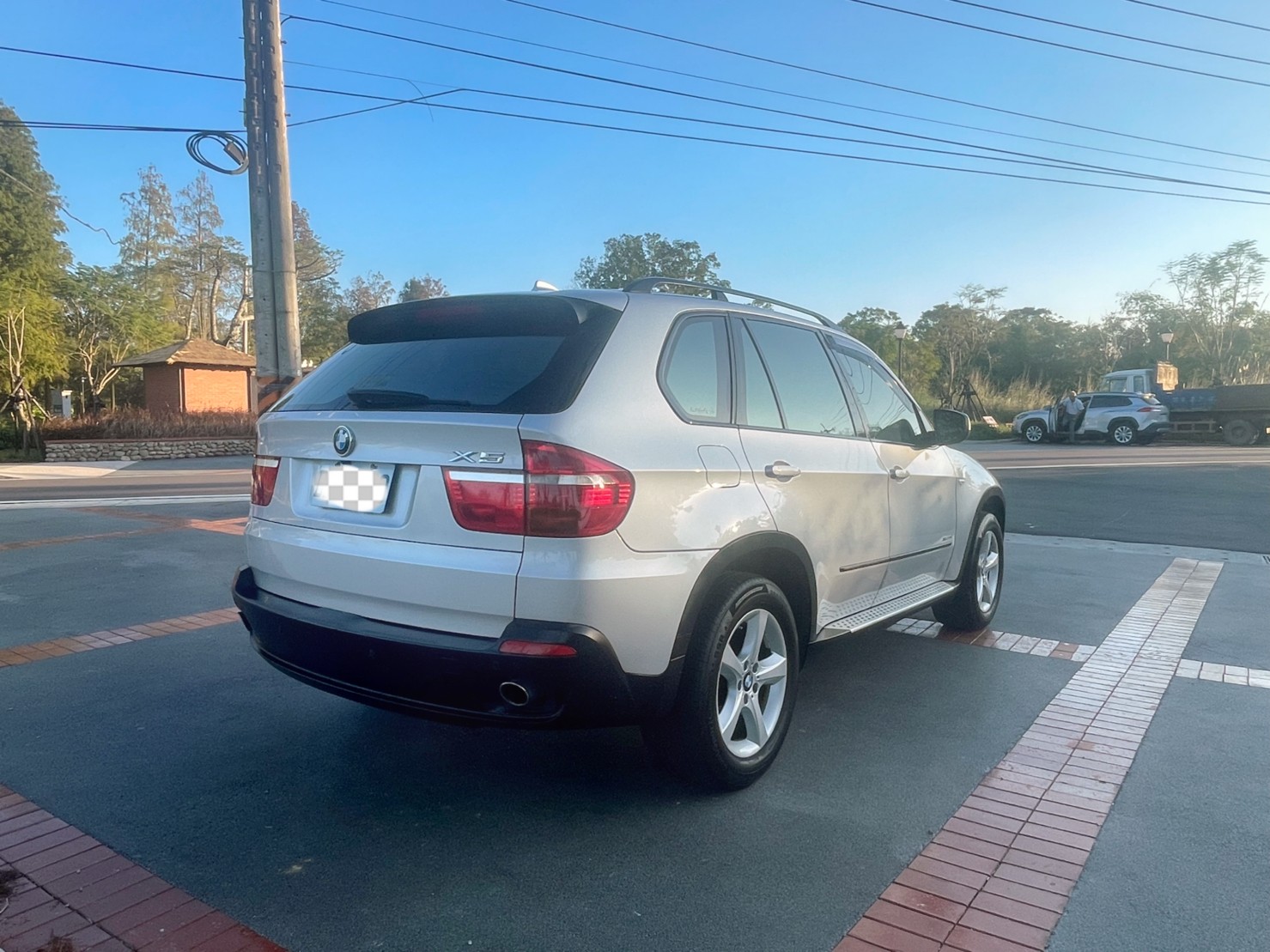 售：BMW X5 30D超級省油休旅車！正跑9萬多附查詢記錄車美況優！快來試駕  第2張相片