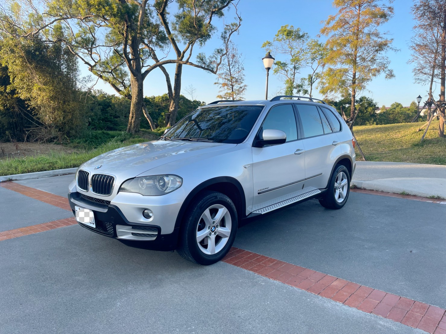 售：BMW X5 30D超級省油休旅車！正跑9萬多附查詢記錄車美況優！快來試駕  第3張相片