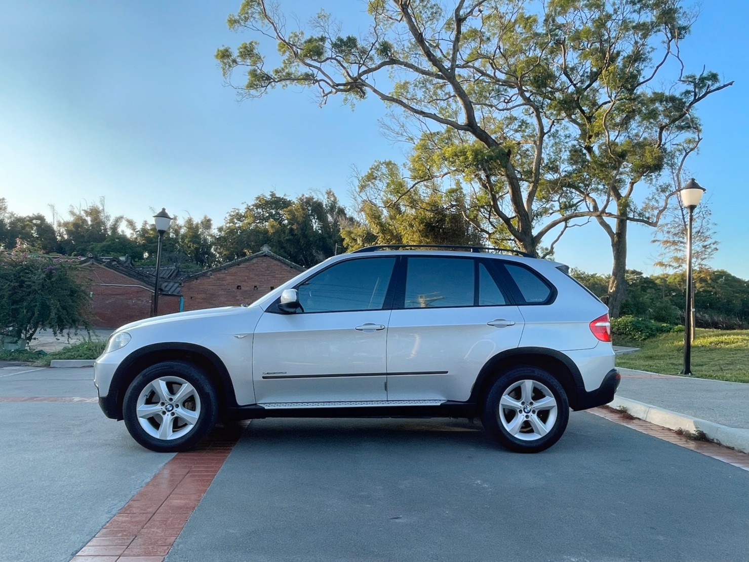 售：BMW X5 30D超級省油休旅車！正跑9萬多附查詢記錄車美況優！快來試駕  第4張相片