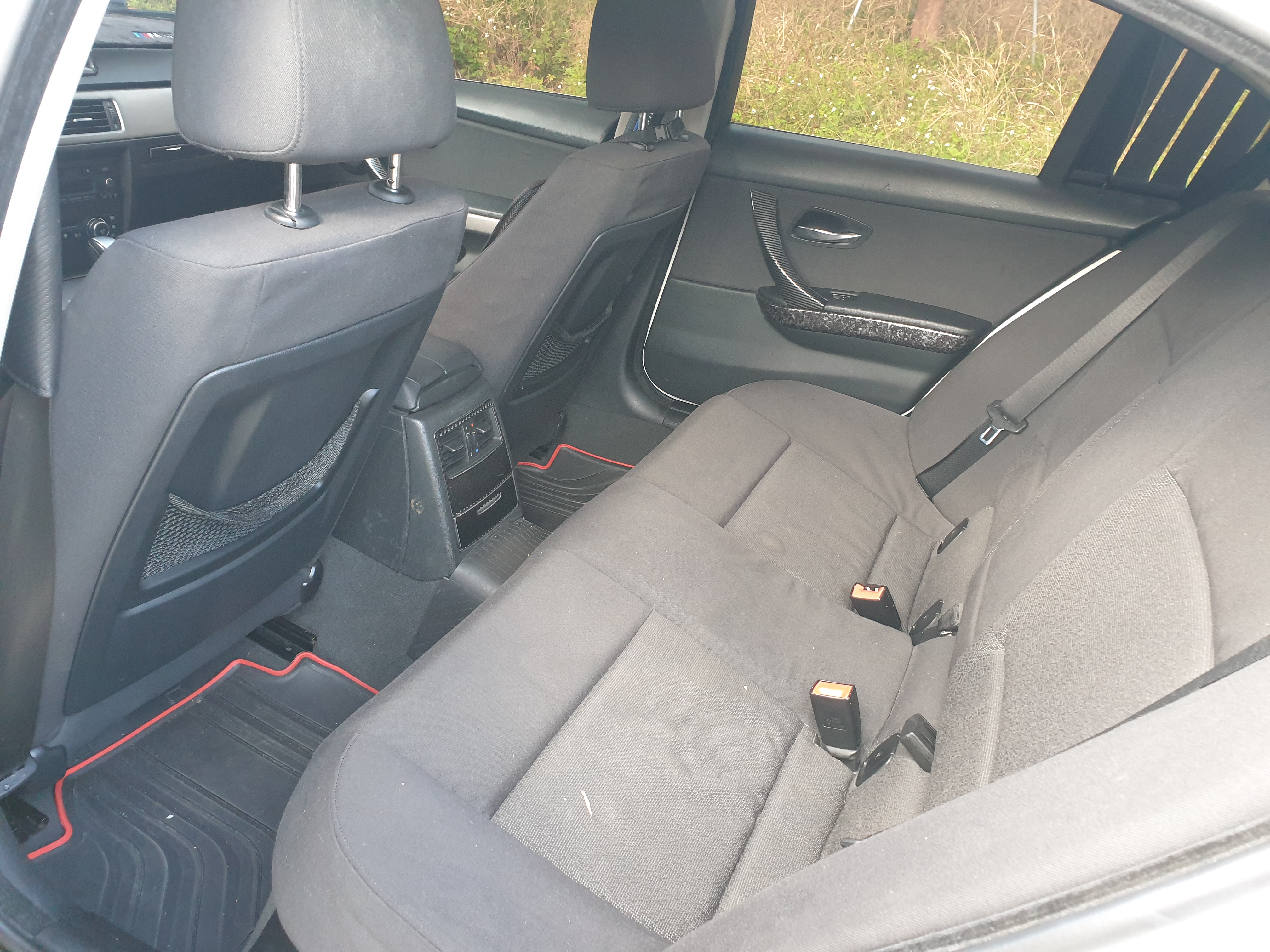 售：紅黑郎君雙色貼膜！BMW323正日規版 12合1影音車美況優歡迎預約賞車  第9張相片