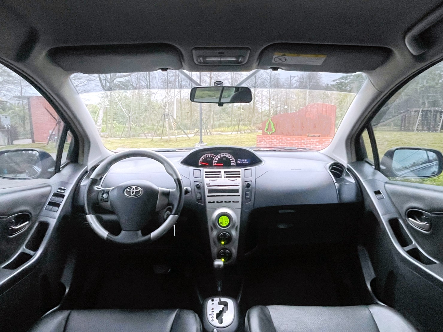 售：豐田嘟會YARIS小鴨/小資男女愛用車/車美況優無待修歡迎帶專業的來看車！  第5張相片