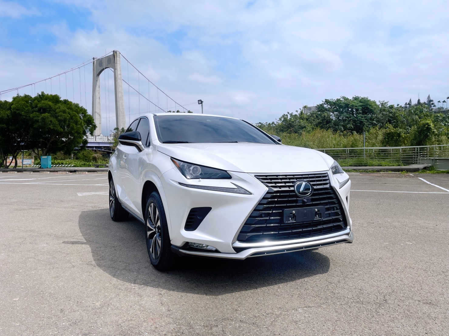 售：LEXUS NX200最頂級菁英PLUS版 ACC全速跟車 盲點 雙電動椅 導航 環景 電尾門等等挑戰全台車況第一歡迎看車！  第3張相片