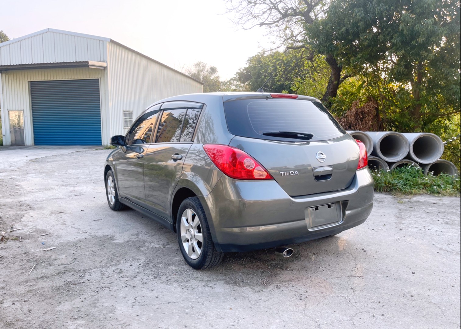 售：日產中古車TIDA頂級IKEY天窗版二手車超優車況超低里程（附查詢錶）歡迎比較！保證滿意～  第2張相片