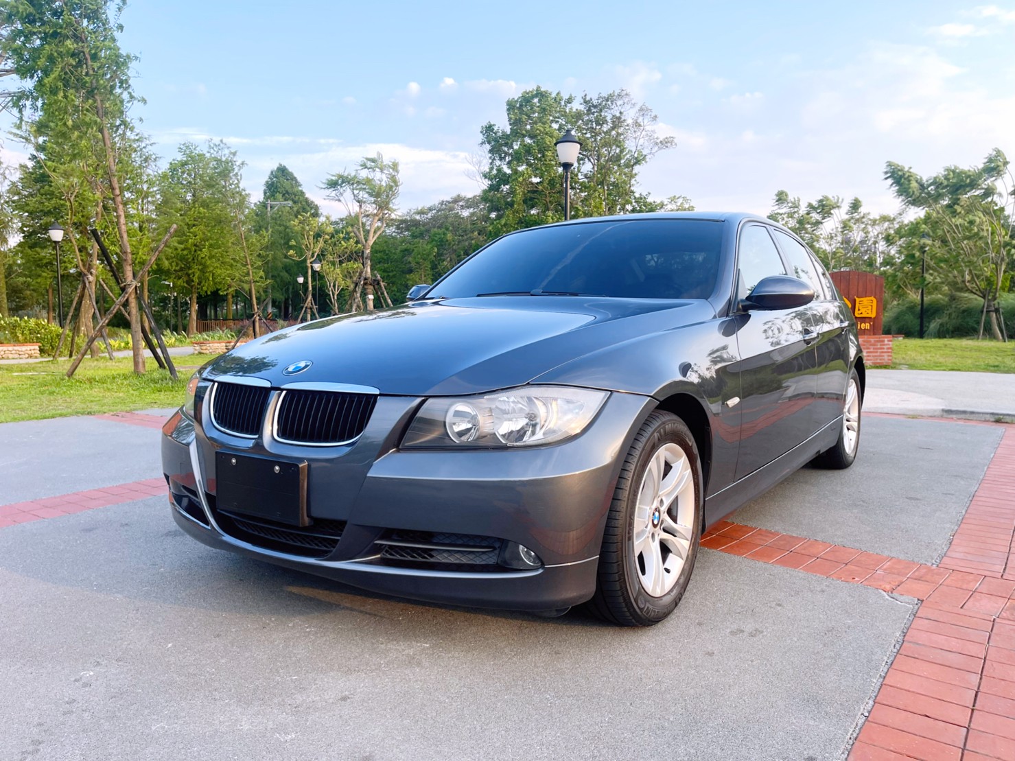 售：完美奢侈BMW320 E90不敗車款 車況超優 挑戰全台車況最優質 正一手媽媽車！  第1張相片
