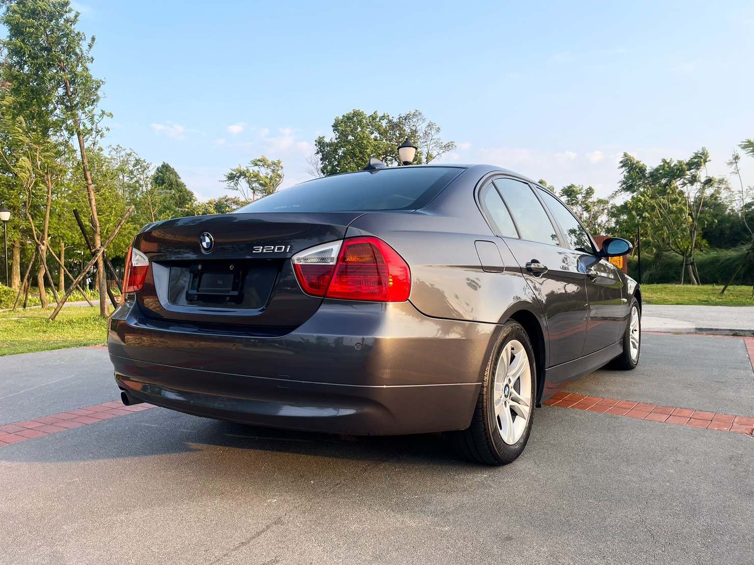 售：完美奢侈BMW320 E90不敗車款 車況超優 挑戰全台車況最優質 正一手媽媽車！  第6張相片