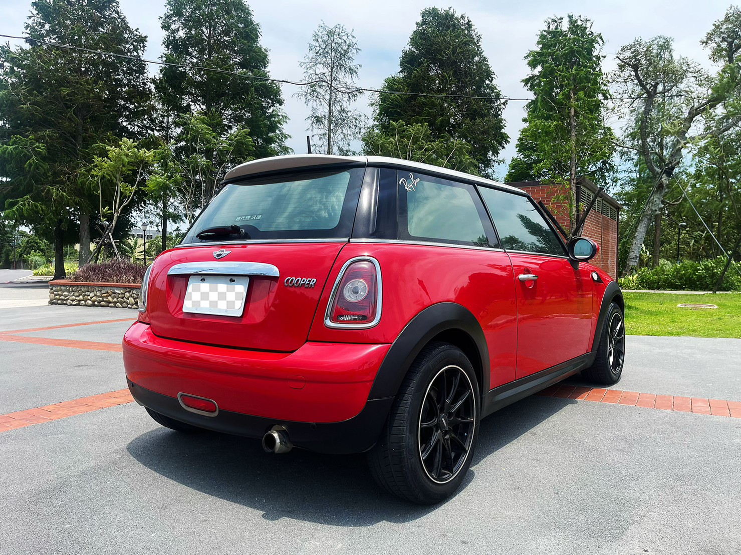 售：完美奢侈MINI迷你 COOPER 不敗車款 車況超優 挑戰全台車況最優質 正一手跑13萬車！（附查詢記錄）  第3張相片