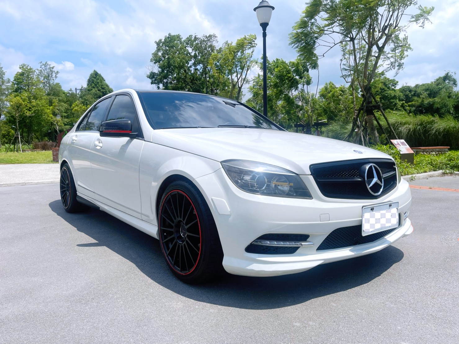 售：賓士C300AMG-非320 328 335 C43 C63S 保證實車實價 改帥不改操 挑戰全台C300車況最優第一名 豪華滿級配備 歡迎看車 保證實車實價 別在被假價格吸引過去了！  第6張相片