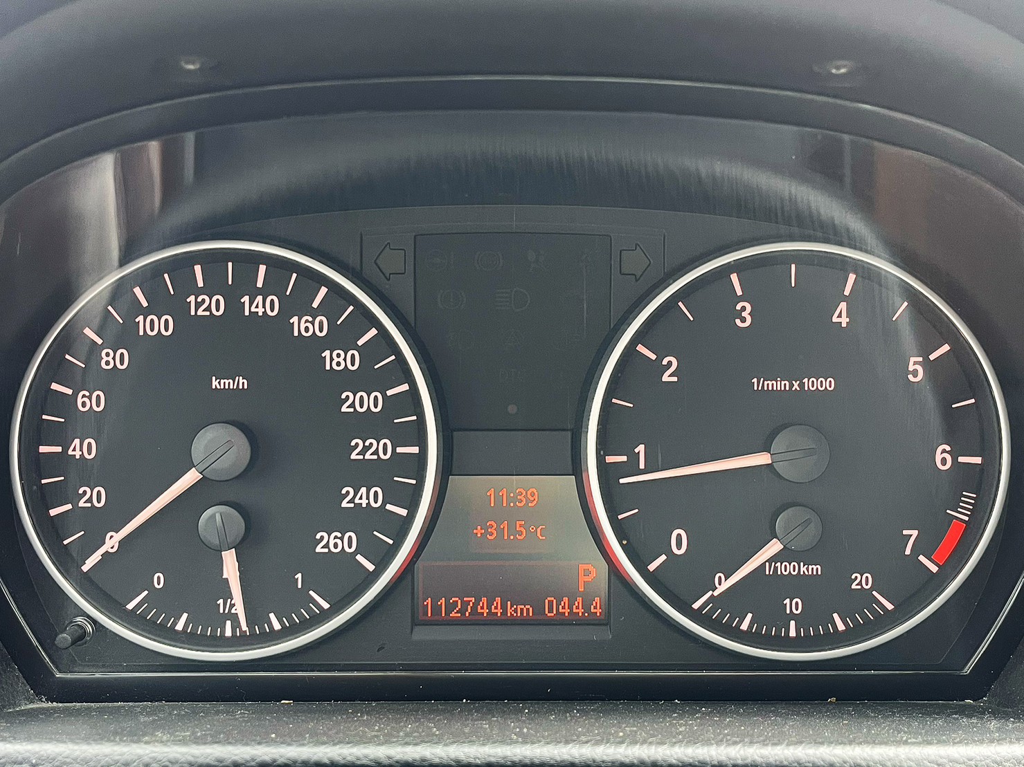 售：完美奢侈BMW320 E90不敗車款 車況超優 挑戰全台車況最優質僅跑11萬（附查詢記錄） 正一手爸爸車歡迎看車  第6張相片