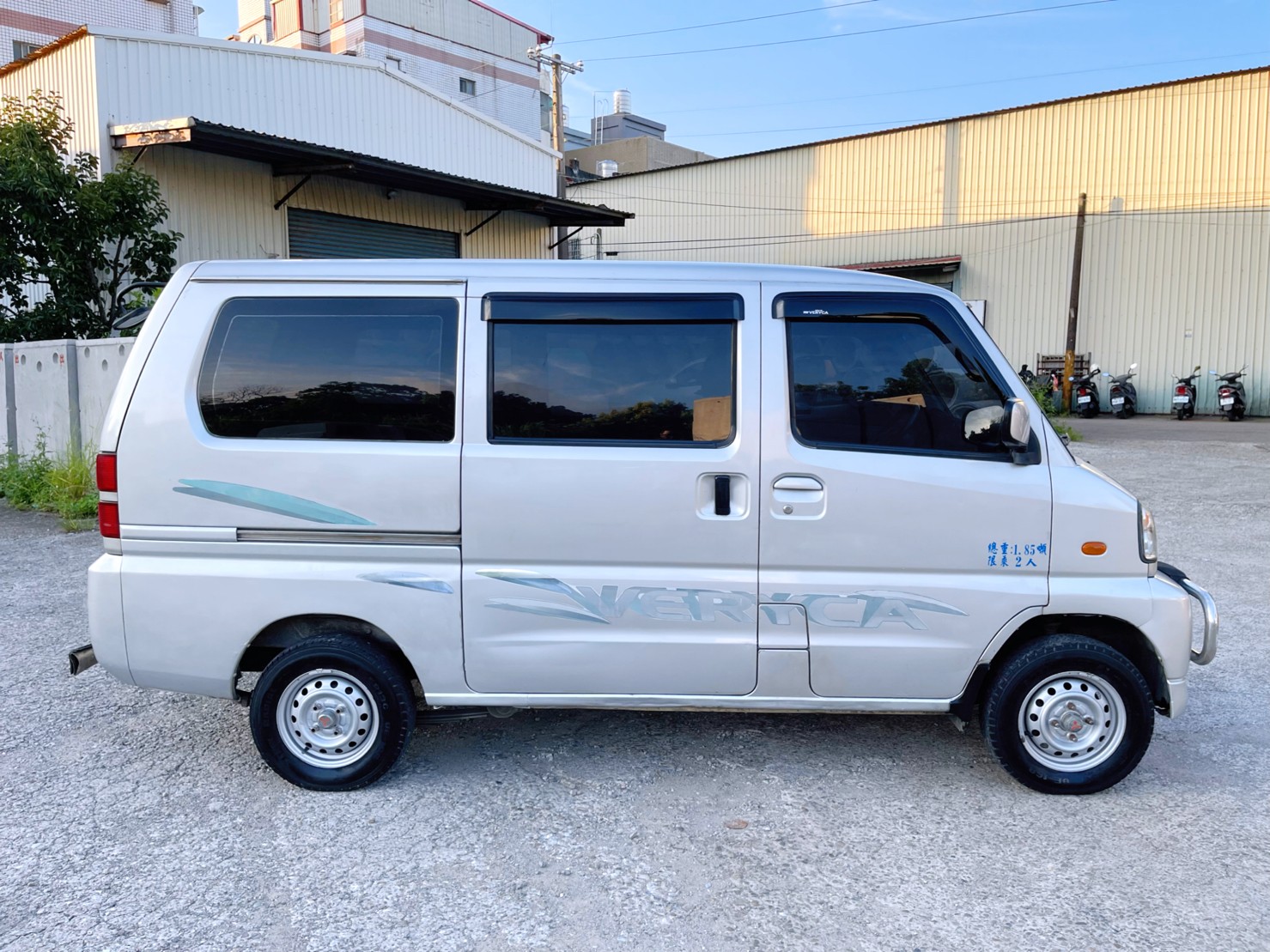 售：三菱 菱利VERYCA 自排商用厢車貨車 客貨2用可變更好驗車！全車車況皆以整修完畢-里程保證（有查詢記錄）歡迎預約看車  第6張相片
