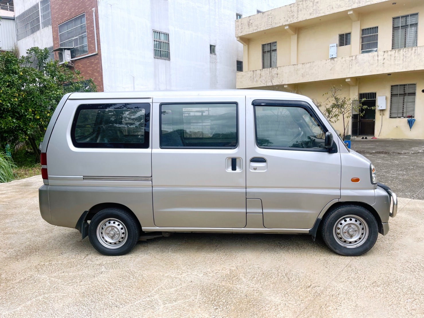 售：2007出廠三菱 菱利VERYCA 自排商用厢車貨車 客貨2用可變更好驗車！全車車況皆以整修完畢-里程保證（有查詢記錄）歡迎預約看車  第6張相片