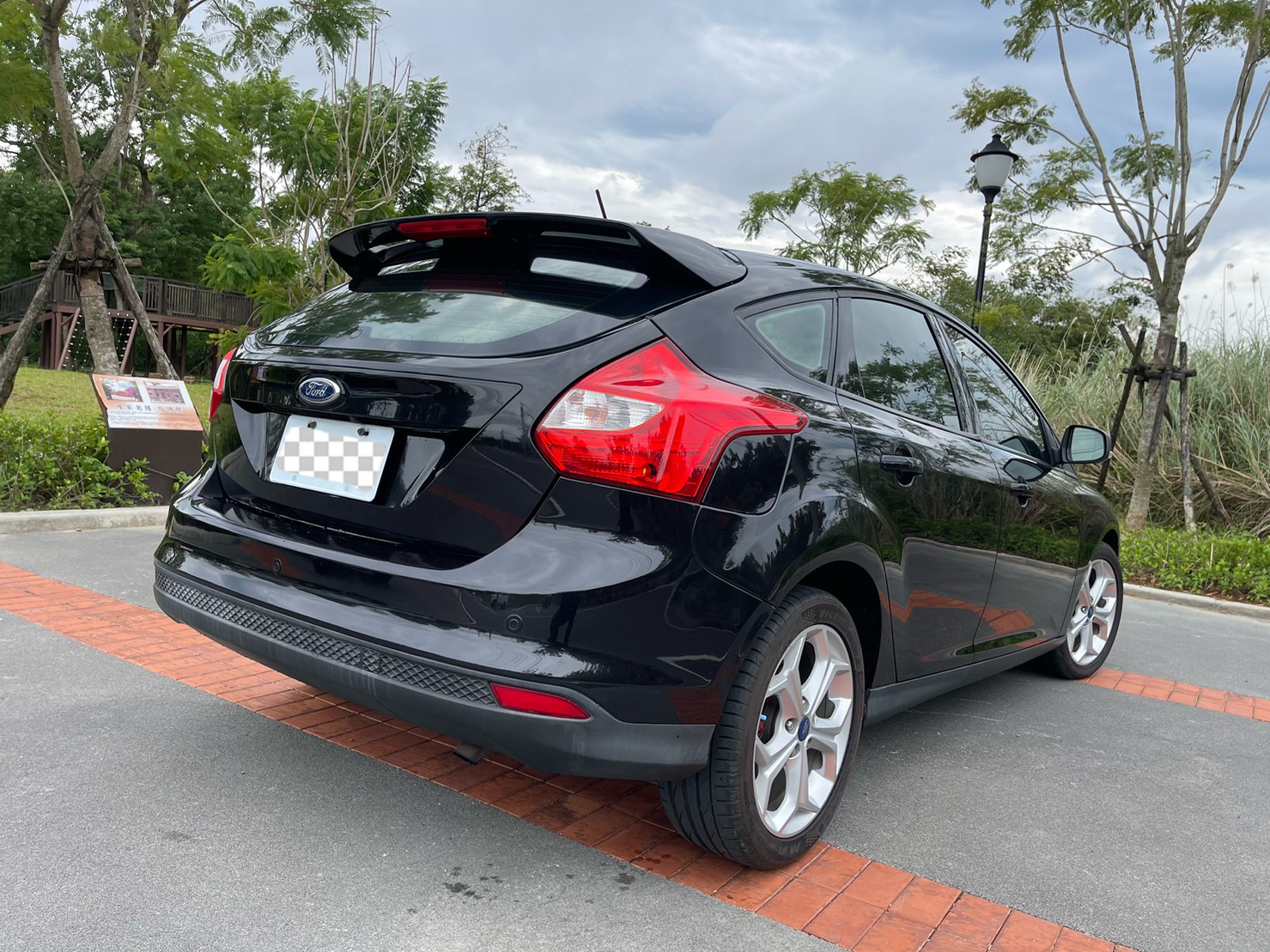 售：FORD 佛可司 正一手漂亮老師車 無改裝 原版件 無待修 正10萬錶準 歡迎預約看車！  第3張相片
