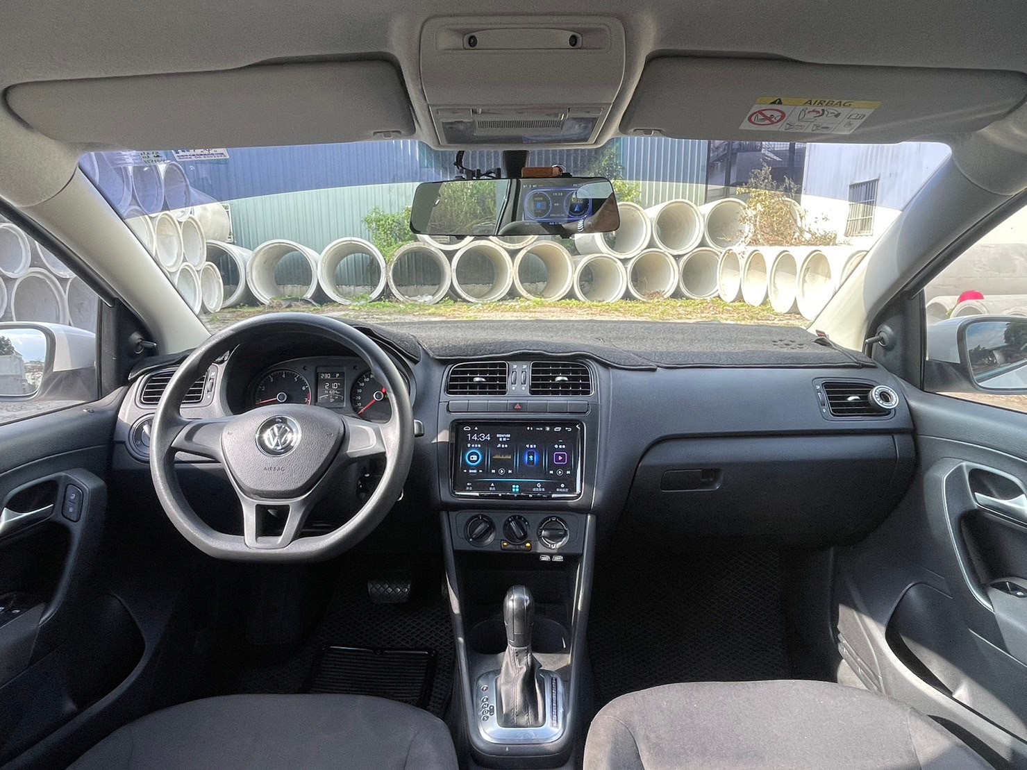 售：VW福斯 POLO五門掀背車 保證無惡操 無改裝 買到賺到 里程車況保證 正ㄧ手媽媽車限實特惠來電驚喜價！  第5張相片