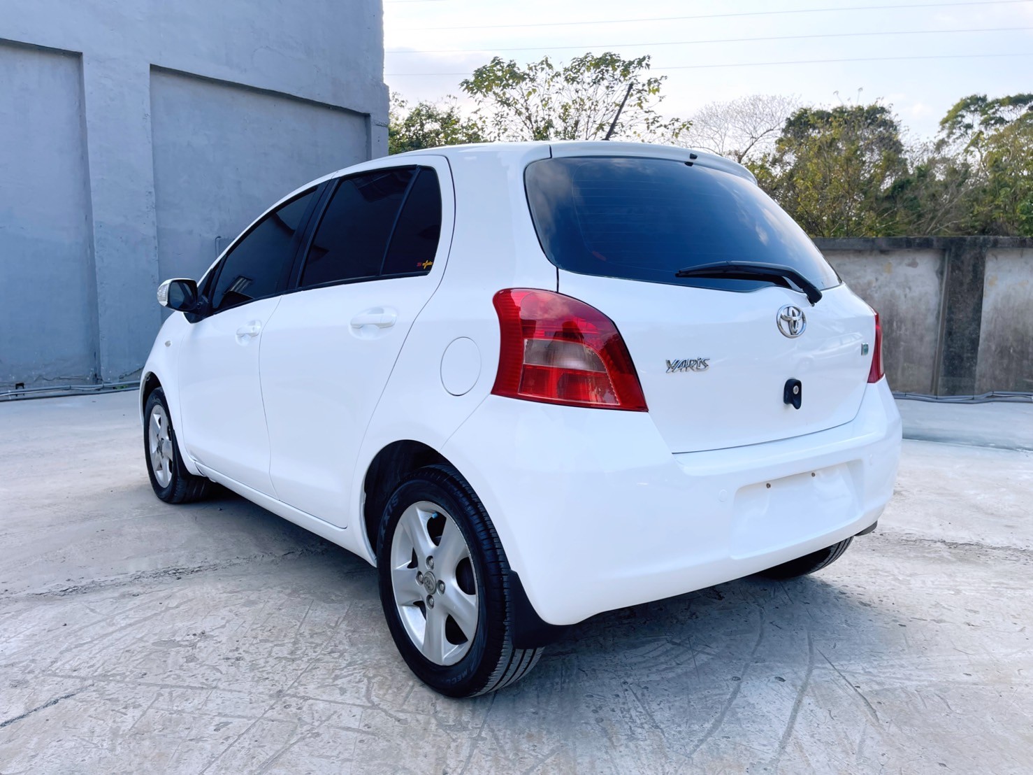 售：豐田YARIS 最真實完美的車況 完整呈現到每位貴賓 先誠實在成交 完美不敗小車之王！  第2張相片