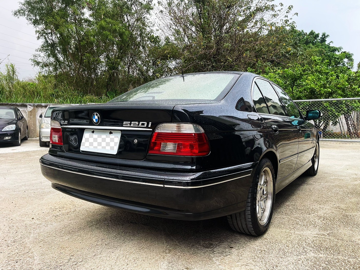 售：完美奢侈BMW520 E39霸氣不敗車款 車況超優 挑戰全台車況最優質 正一手總裁座車！  第3張相片