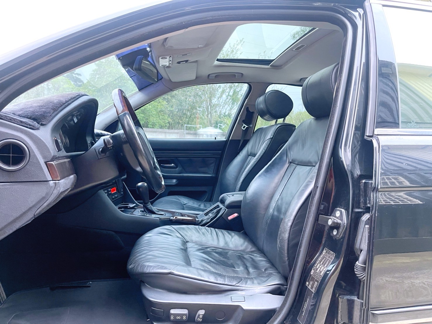 售：完美奢侈BMW520 E39霸氣不敗車款 車況超優 挑戰全台車況最優質 正一手總裁座車！  第5張相片