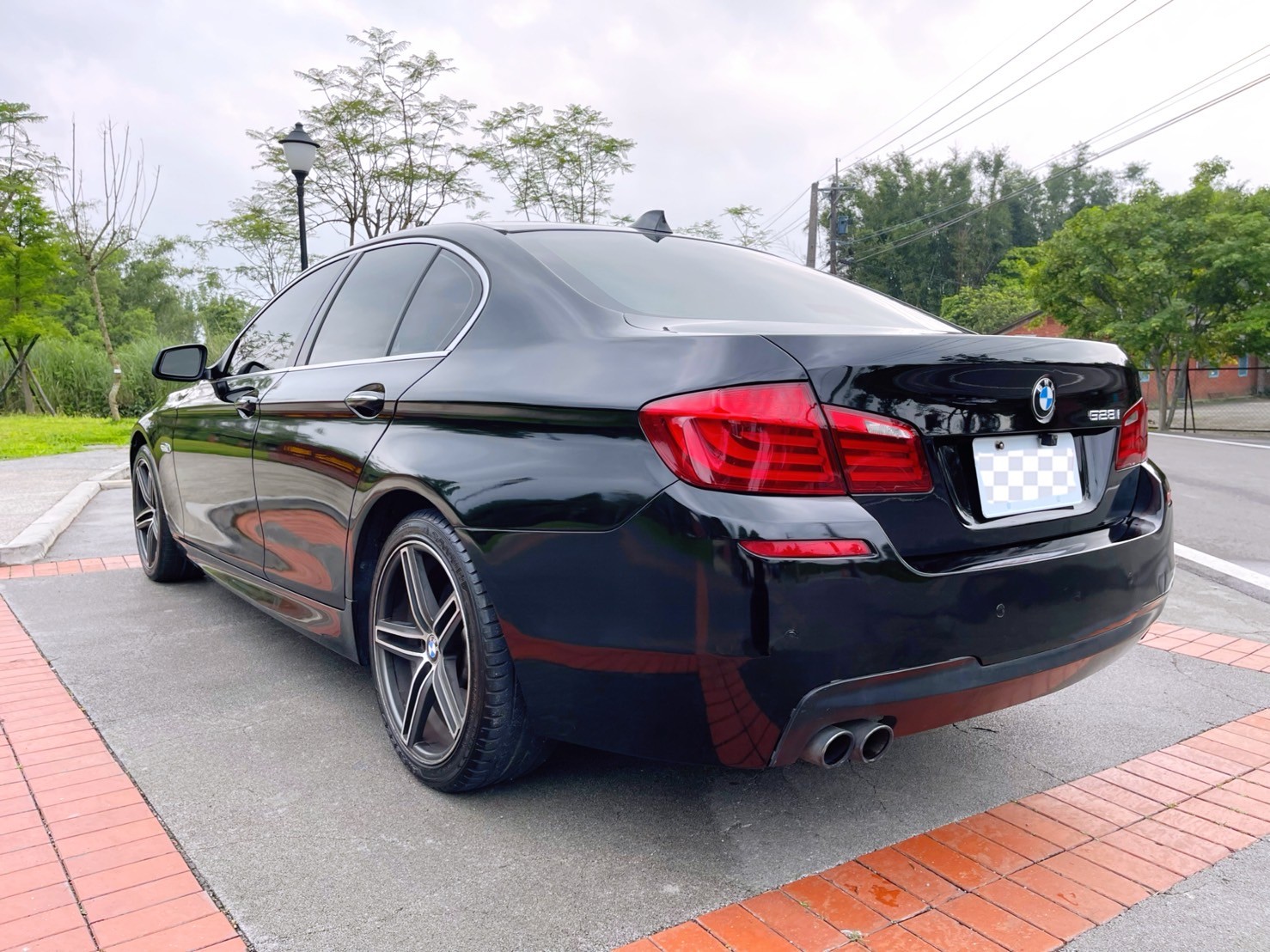 ：BMW F10 528 同級車最高妥善率 新車價320現在只要1.1折即刻擁有 只要滿18歲 信用不良 小白皆可辦理 約付4999起！歡迎來店 比車況 比優惠 比價值 肯定讓您暫便宜！  第2張相片