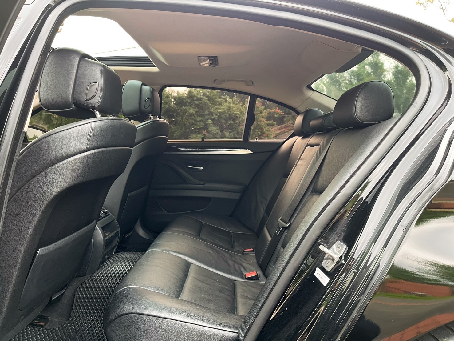 ：BMW F10 528 同級車最高妥善率 新車價320現在只要1.1折即刻擁有 只要滿18歲 信用不良 小白皆可辦理 約付4999起！歡迎來店 比車況 比優惠 比價值 肯定讓您暫便宜！  第5張相片