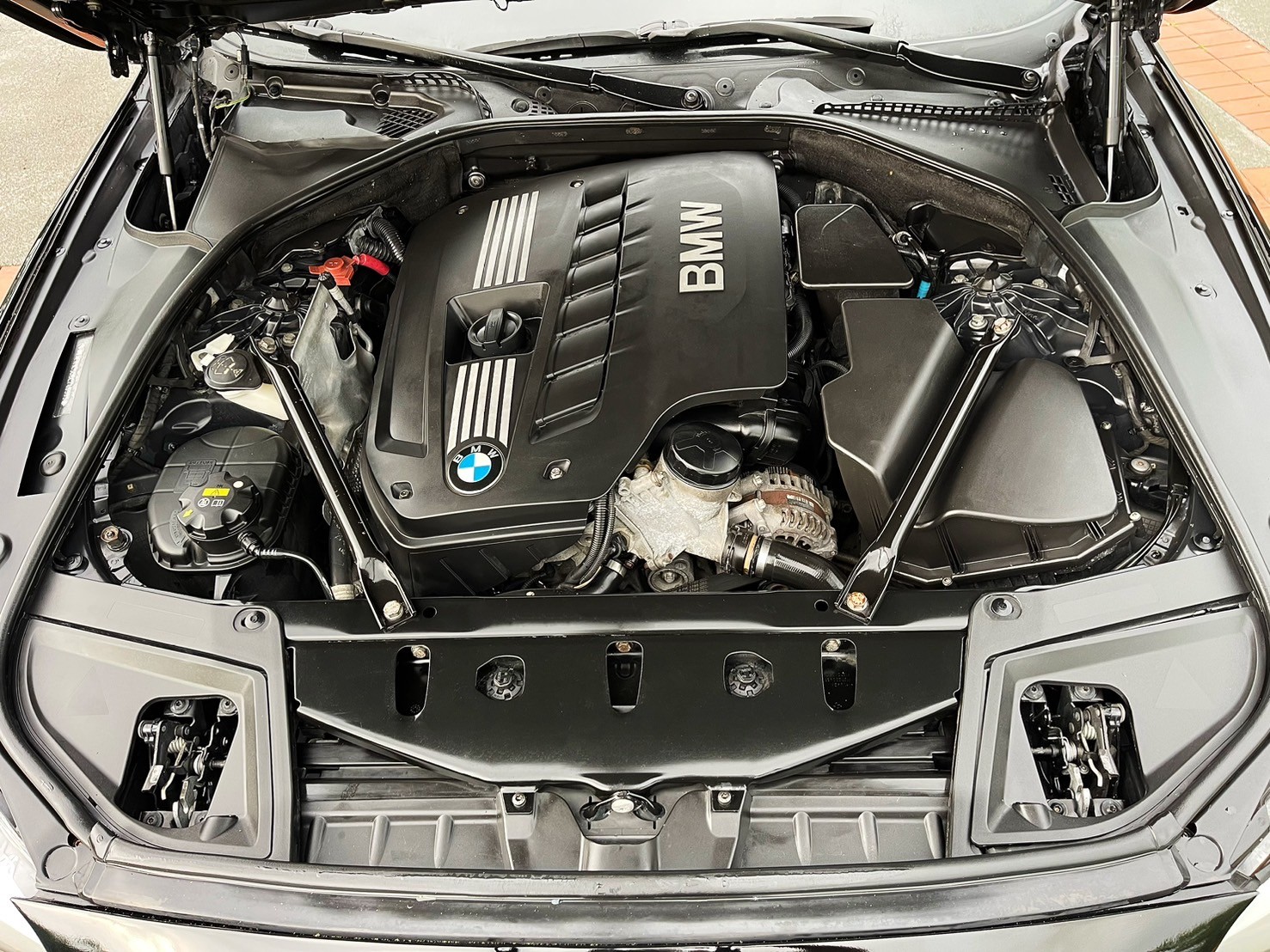 ：BMW F10 528 同級車最高妥善率 新車價320現在只要1.1折即刻擁有 只要滿18歲 信用不良 小白皆可辦理 約付4999起！歡迎來店 比車況 比優惠 比價值 肯定讓您暫便宜！  第7張相片