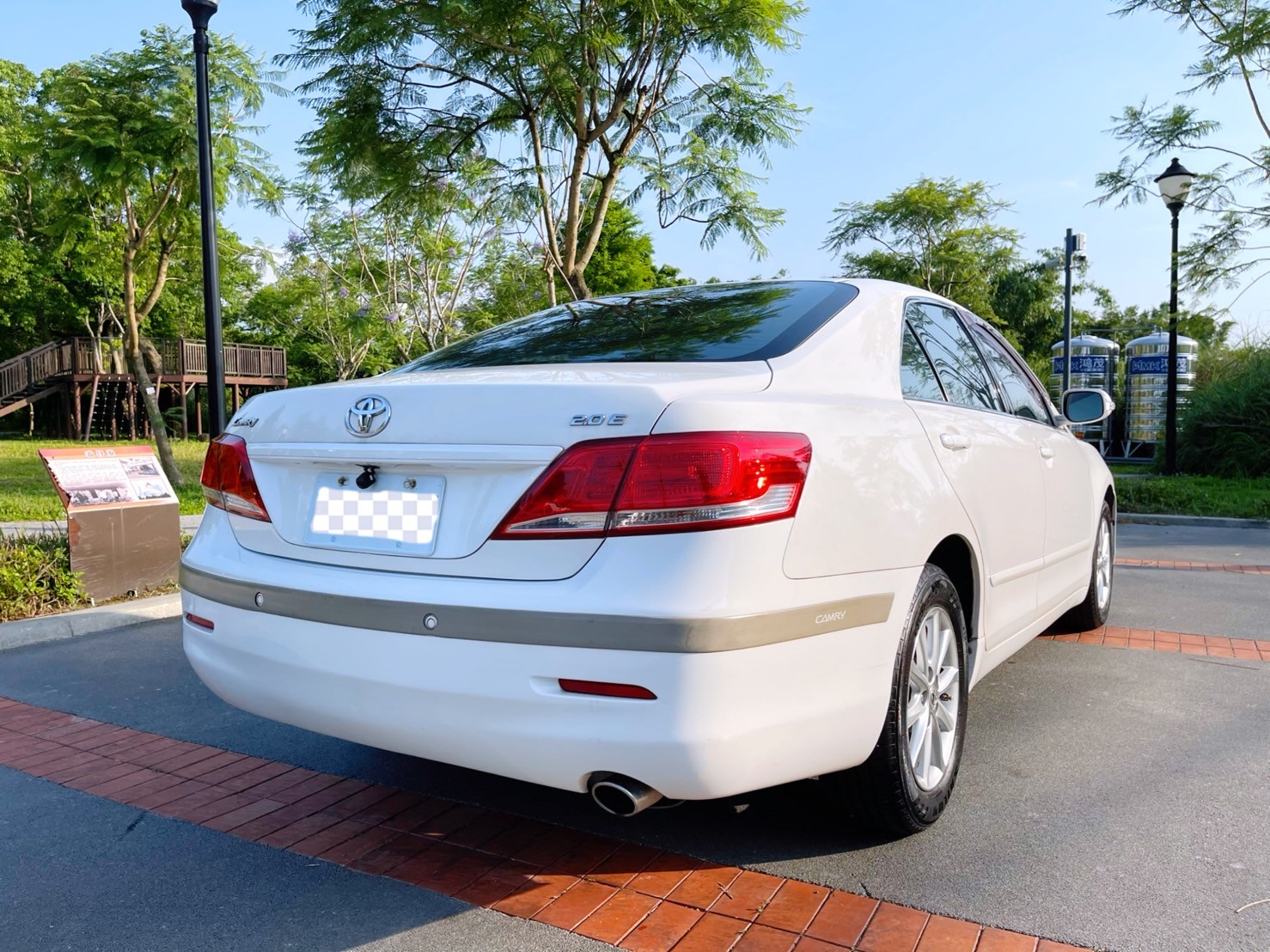 售：完美奢侈 豐田CAMARY 冠美麗 車況超優 挑戰全台車況最優質 特配白配金給特別的您 正前手退休軍官用車 車況優美 （非營業車非計程車非泡水車等等） 來電出價直接賣！   第4張相片