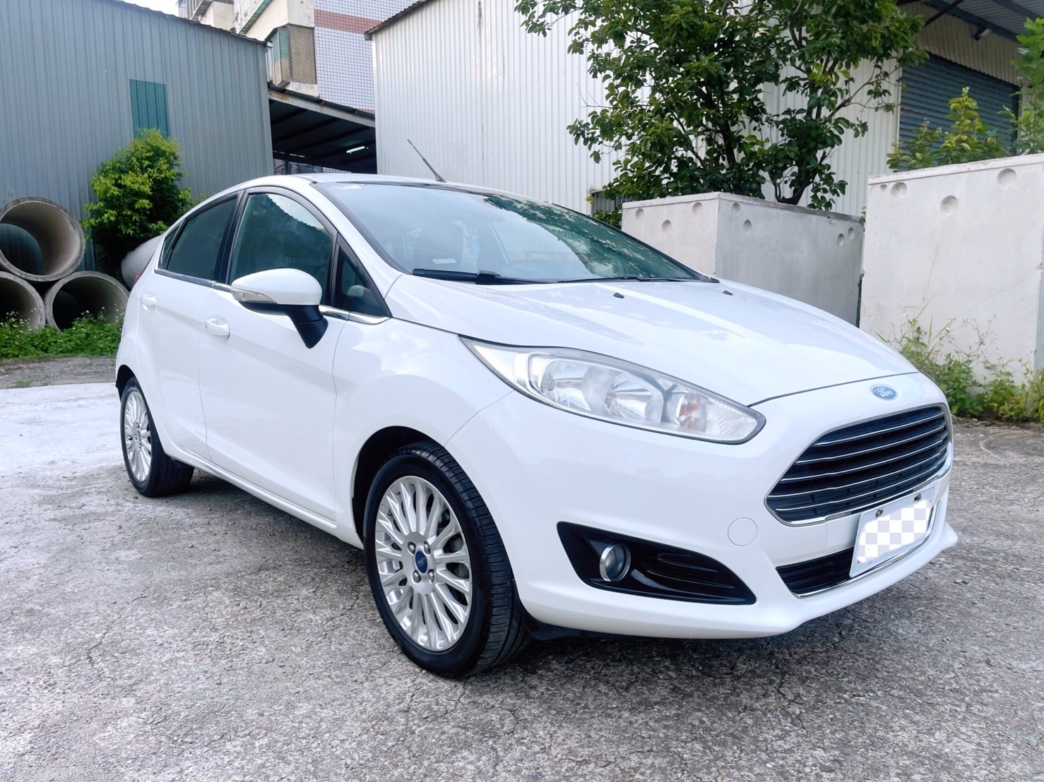 售：FORD FIESTA 新款馬丁頭 最頂級運動版IKEY 12合1影音 正跑9萬多 保證同款車況最優！預約匯訂可折5萬     第3張相片
