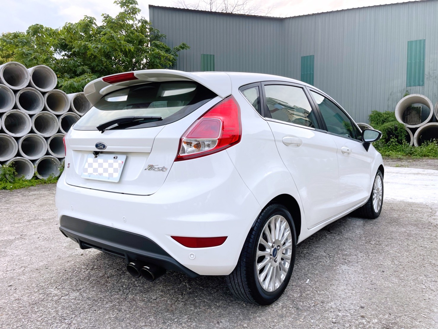 售：FORD FIESTA 新款馬丁頭 最頂級運動版IKEY 12合1影音 正跑9萬多 保證同款車況最優！預約匯訂可折5萬     第5張相片
