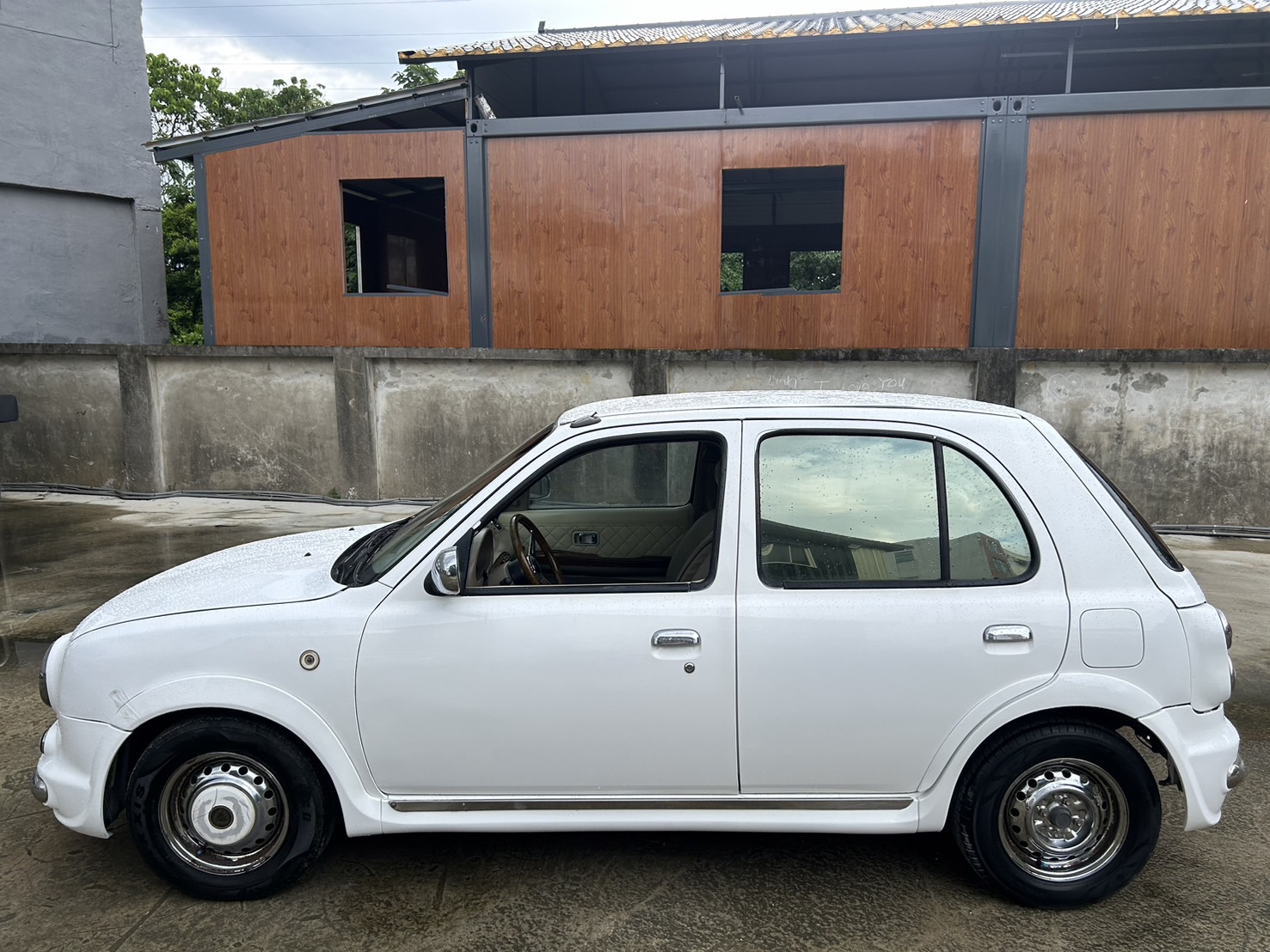 售：日產復古馬曲1.3cc正跑10萬里程保證準！（附查詢記錄/）挑戰全台車況最優質 歡迎預約看車出價就賣！  第9張相片