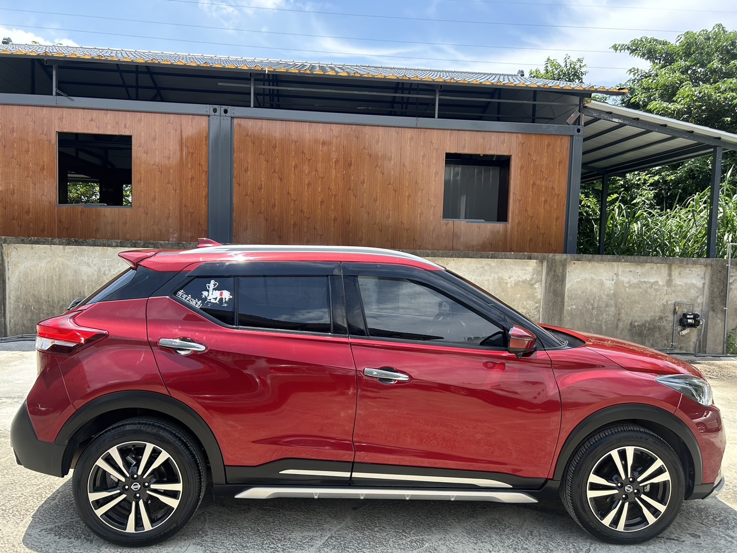 售：日產KICKS 最頂級版本正跑4萬公里原廠保固+店家保固！歡迎預算車換車！  第5張相片