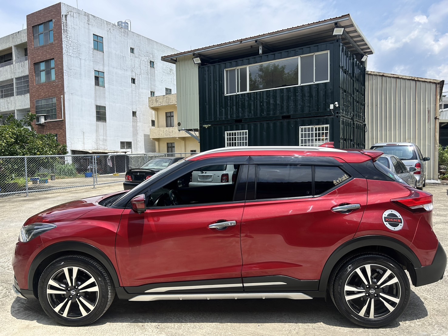 售：日產KICKS 最頂級版本正跑4萬公里原廠保固+店家保固！歡迎預算車換車！  第8張相片