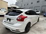 售：FORD 佛可司 FOCUS 頂級正一手跑14萬！（附查詢記錄）漂亮老師車 無改裝 原版件 無待修 錶準 滿配 360環景 歡迎預約看車！  第2張縮圖